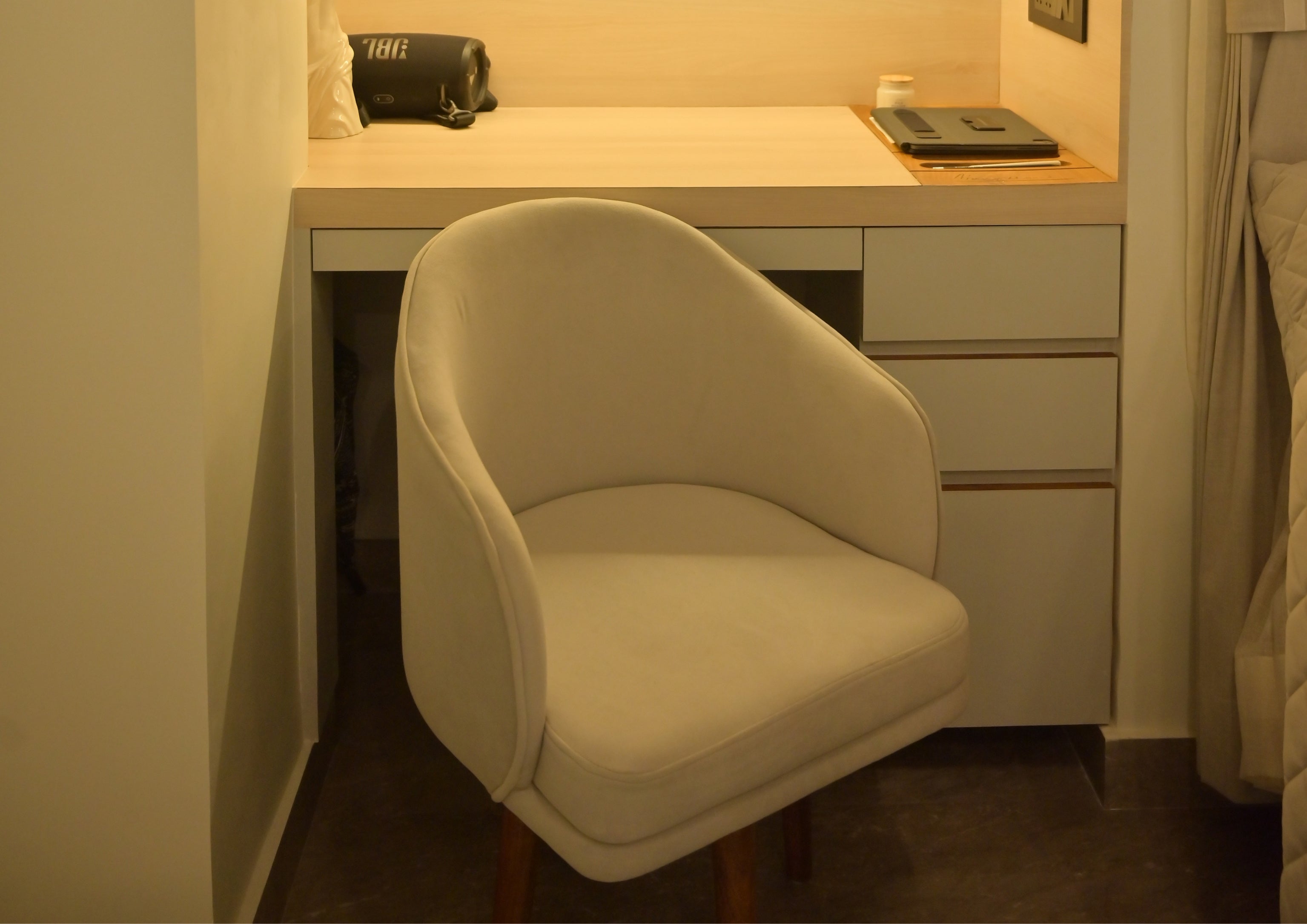 Ghoomar Chair (Revolving Seat)